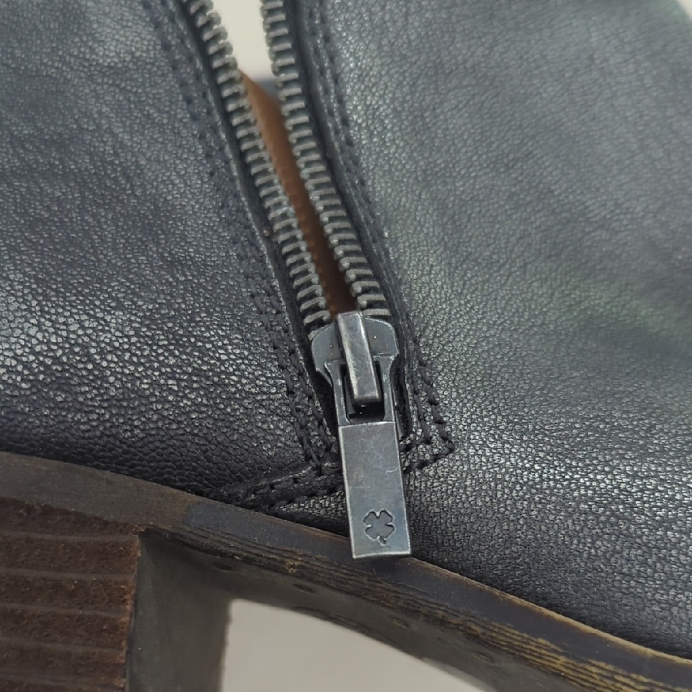 Lucky 🍀 Brand - Gunmetal Silver Booties - Picture 8 of 10